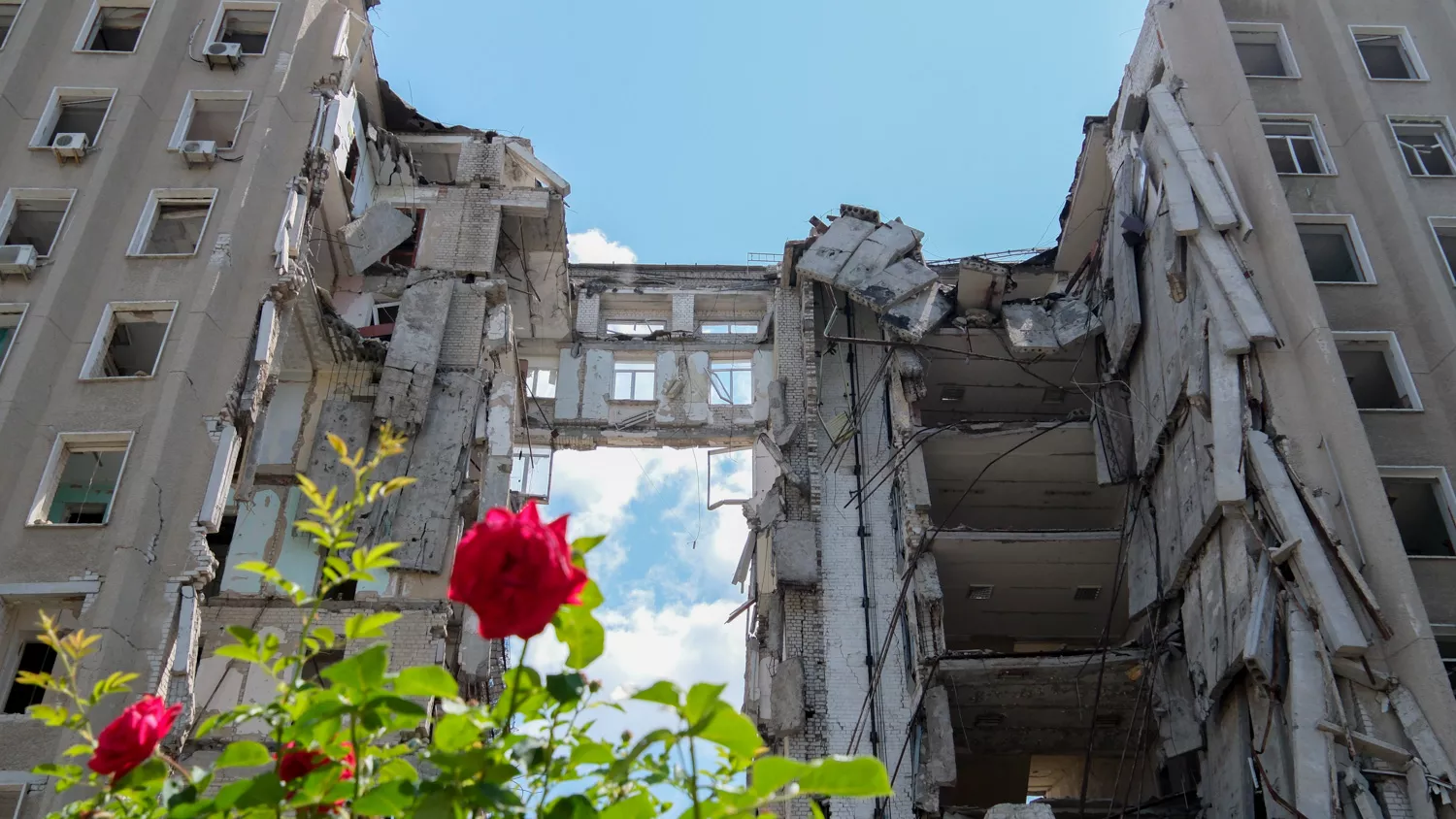 Зруйнована будівля Миколаївської ОВА, червень 2025 року, фото «НикВести»