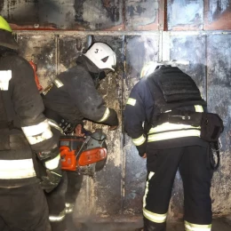 Наслідки російських атак на Дніпропетровщину. Фото: ДСНС