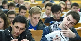 У Раді готують скасування відстрочки для студентів-чоловіків від 25 років. Фото: focus.ua