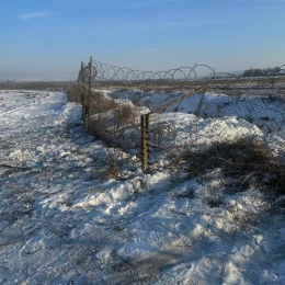 Водій Range Rover намагався прорвати кордон з Румунією і збив прикордонника. Фото: Держприкордонслужба