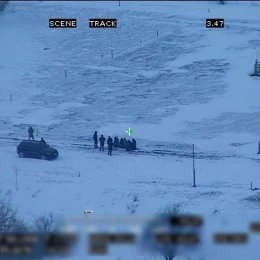 Водій Range Rover намагався прорвати кордон з Румунією і збив прикордонника. Фото: Держприкордонслужба