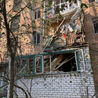 Пошкоджені будинко по вулиці Євгенія Логінова (Крилова) під час удару у чепвні 2022 року. Архівні фото НикВести