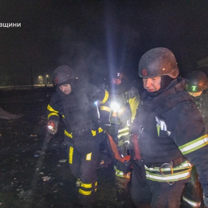 Наслідки російської атаки по передмістю Харкова 13 січня. Фото: ДСНС Харківщини