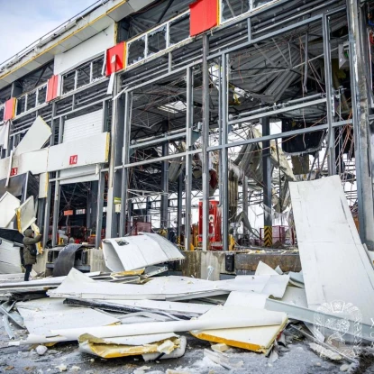 Росія вчергове атакувала термінал «Нової пошти» під Харковом. Фото: Харківська ОВА