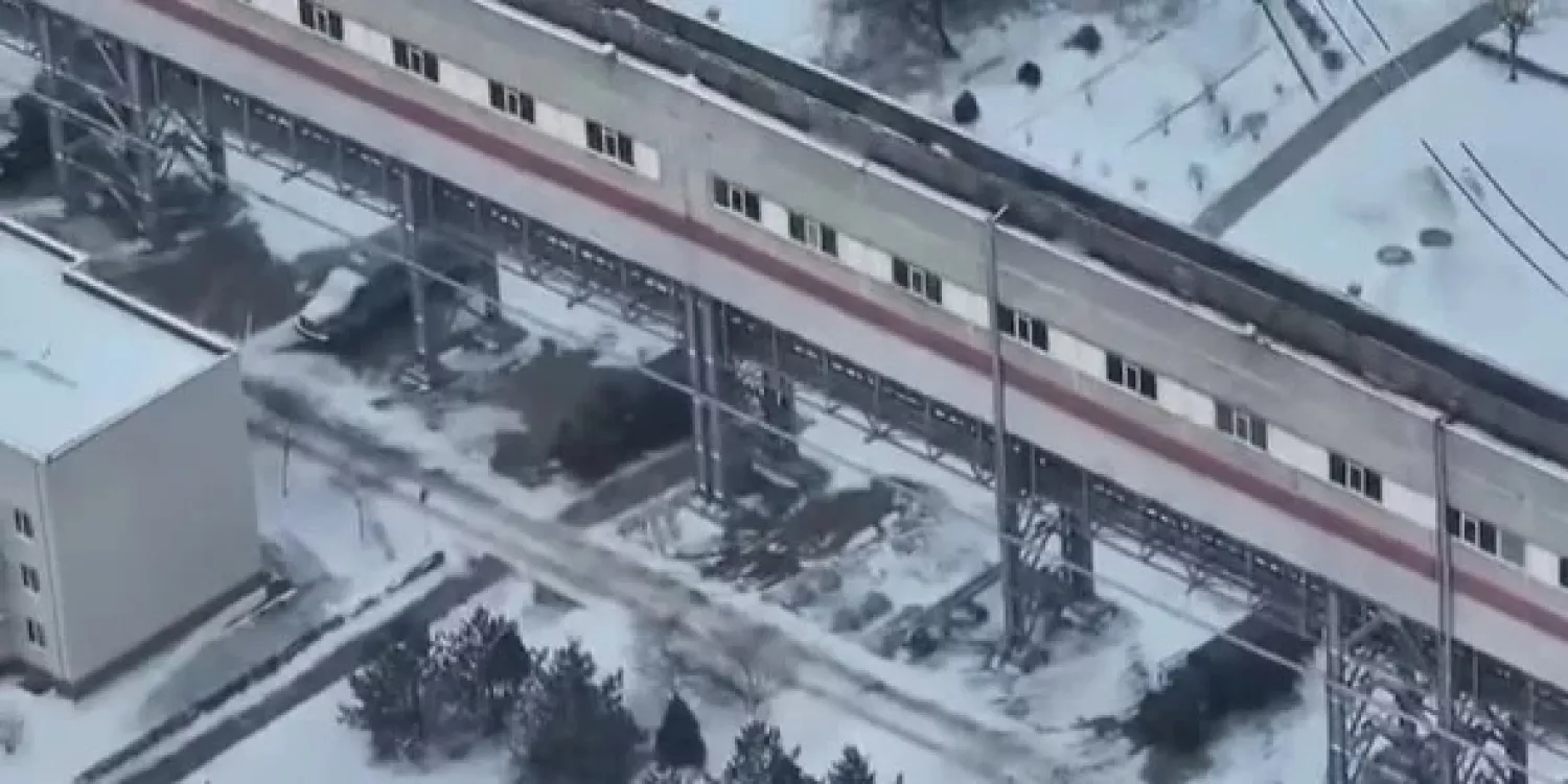 Росіяни розмістили військову техніку поруч з ядерними реакторами на ЗАЕС. Скриншот з відео