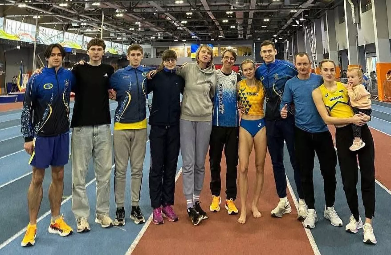 Легкоатлети Миколаєва вибороли п&rsquo;ять медалей на всеукраїнських &laquo;Різдвяних стартах&raquo;. Фото: Миколаївська міська рада