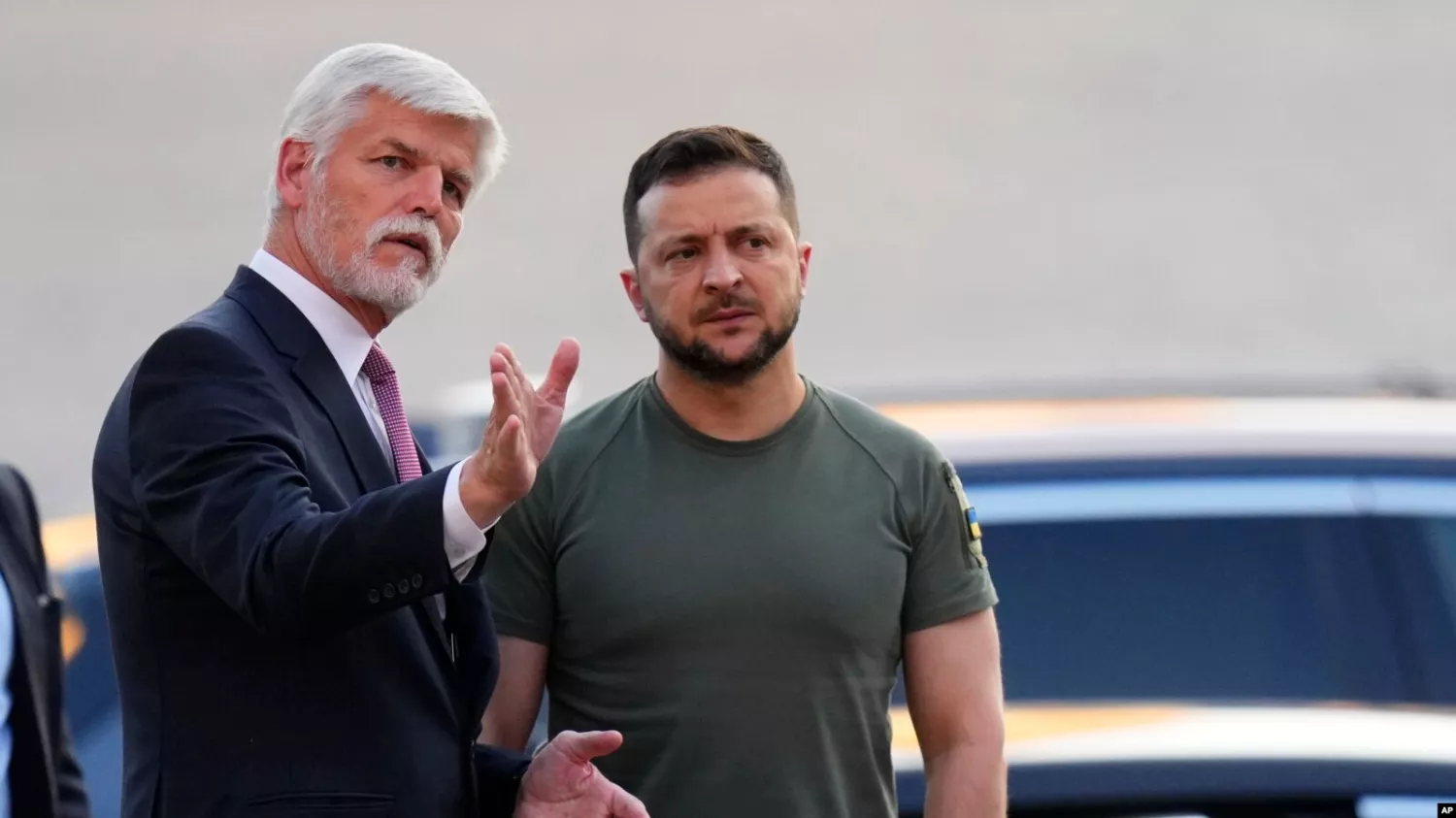 Президент Чехії заявив, що Україні доведеться піти на болючі поступки заради миру. Фото: АР