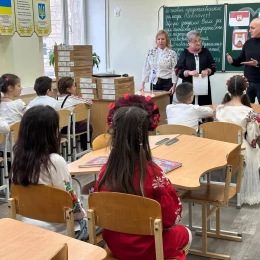 Школам Миколаєва передали 40 ноутбуків від міста-побратима Ганновера. Фото: Миколаївська міська рада