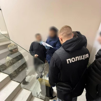 Нацполіція проводить обшуки в трьох областях України через підозру в розкраданні коштів на вивезенні сміття. Фото: Нацполіція України