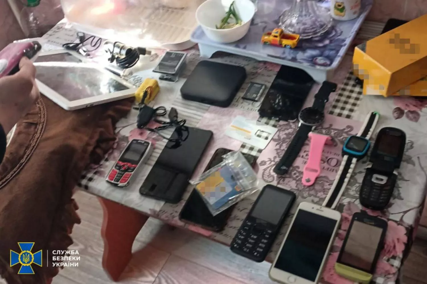 На Одещині затримали експравоохоронця, якого підозрюють у підготовці схронів із вибухівкою. Фото: СБУ