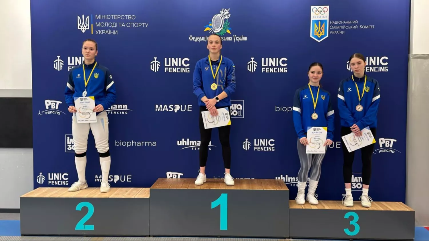 Миколаївські фехтувальники на юніорському чемпіонаті України. Фото: Федерація фехтування України, Вадим Байдаченко