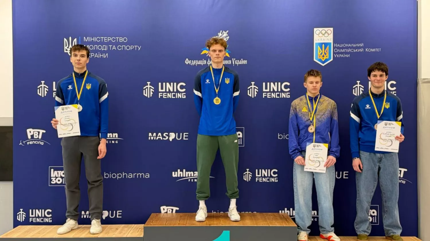 Миколаївські фехтувальники на юніорському чемпіонаті України. Фото: Федерація фехтування України, Вадим Байдаченко