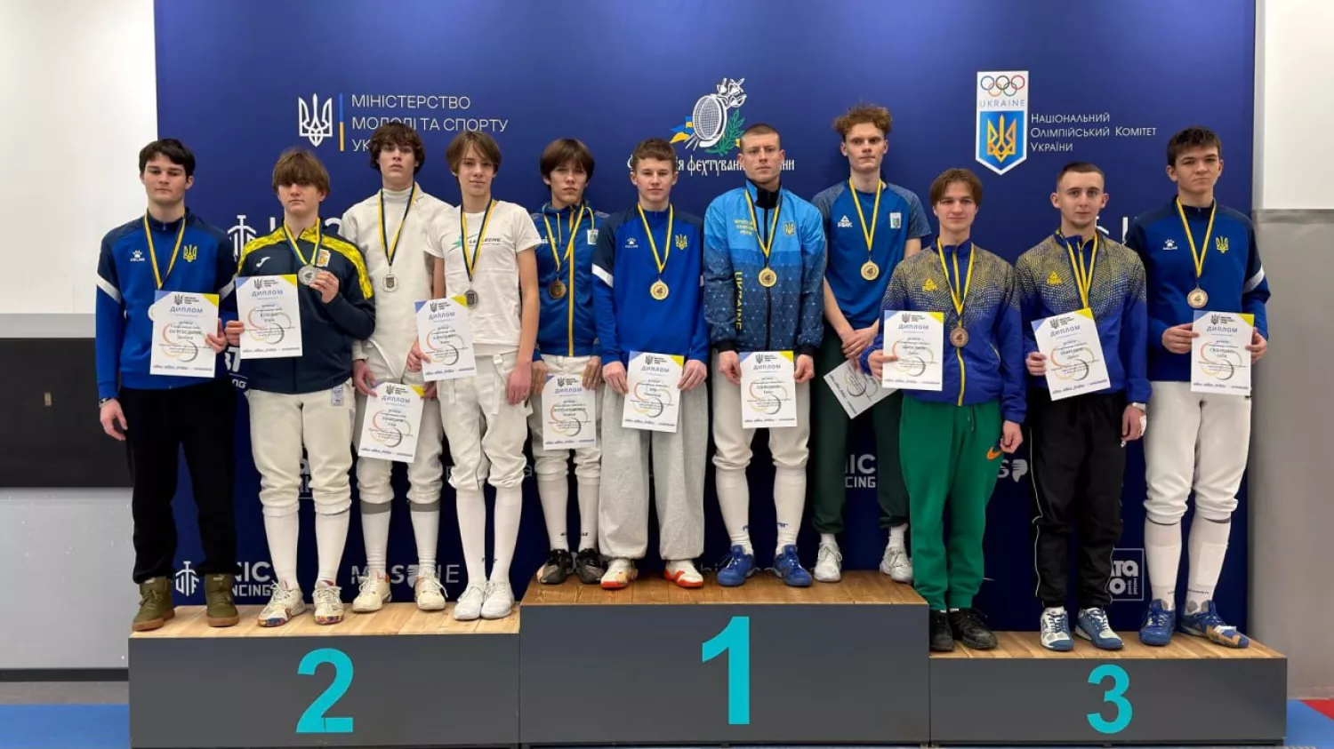 Миколаївські фехтувальники на юніорському чемпіонаті України. Фото: Федерація фехтування України, Вадим Байдаченко