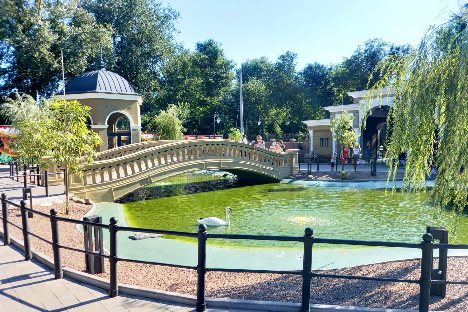 Суд арештував будівлі Одеського зоопарку через підозру у корупції на ремонті опалення. Фото: Одеський зоопарк