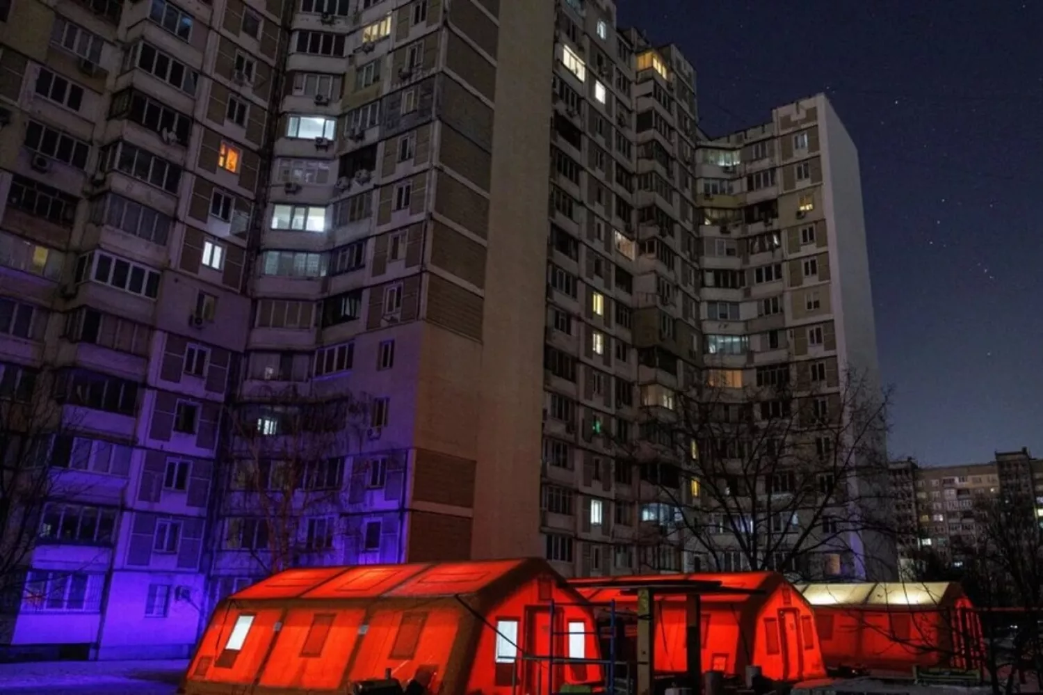 Намет державного пункту гуманітарної допомоги у Києві. Ілюстративне фото: Reuters