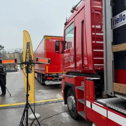 Варшава направила до Києва 90 електрогенераторів. Фото: КМДА