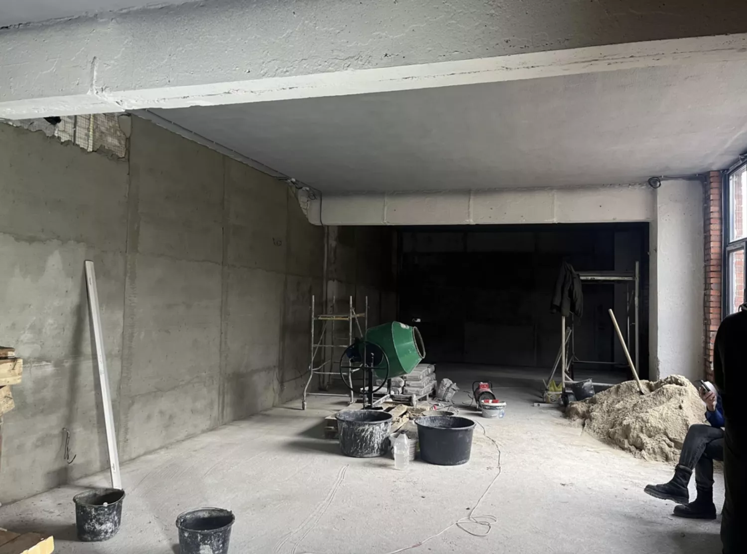 Процес ремонту спортзалу у «Зорі», скриншот з презентації Управління капбудівництва