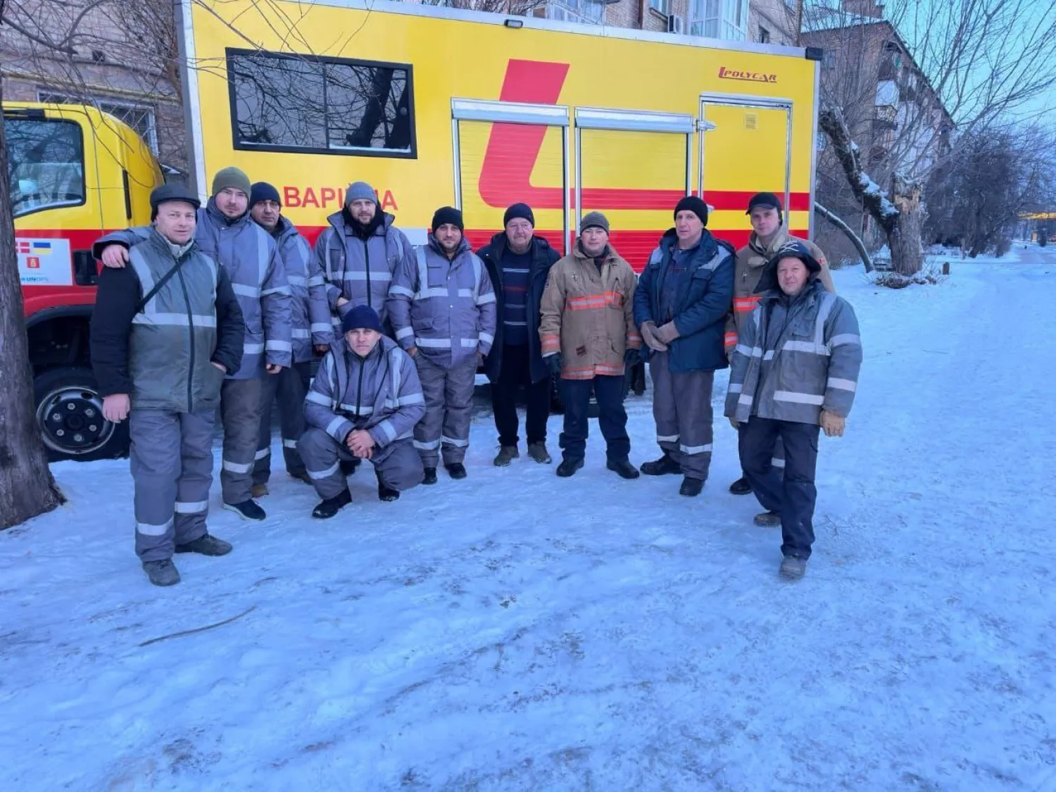 Миколаївські енергетики допомагають відновлювати світло у Києві. Фото: Олександр Сєнкевич/Telegram