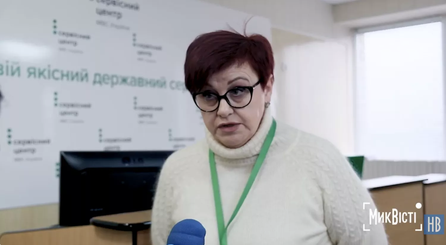 Головний спеціаліст сектору комунікації регіонального сервісного центру ГСЦ МВС в Одеській, Миколаївській та Херсонській областях Ніна Хмелевська, скриншот з YouTube-каналу НикВести