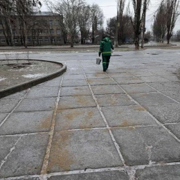 Посипані пішохідні ділянки. Фото: Ганна Ременнікова