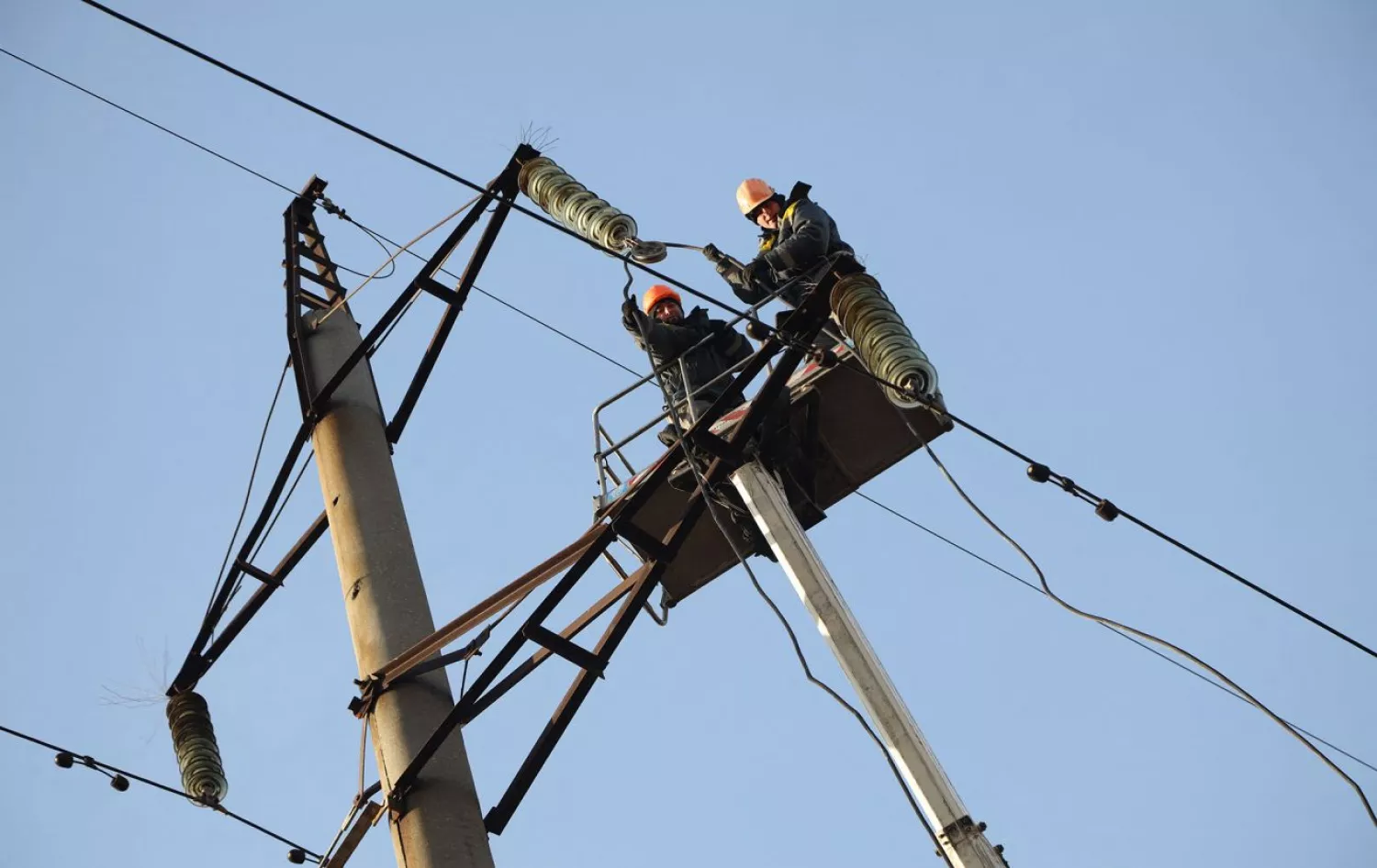 На Одещині через негоду без світла залишаються понад 80 тисяч родин. Ілюстративне фото: Getty Images