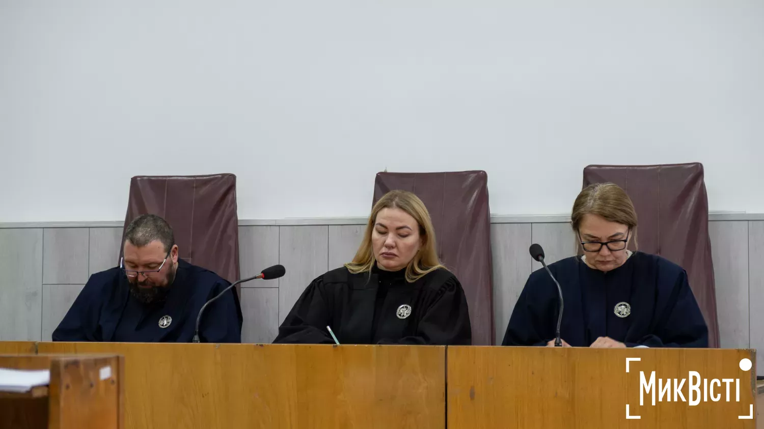 Колегія суддів, що слухає справу, Вадим Гаврасієнко, Ірина Боброва та Інна Притуляк. Фото: НикВести