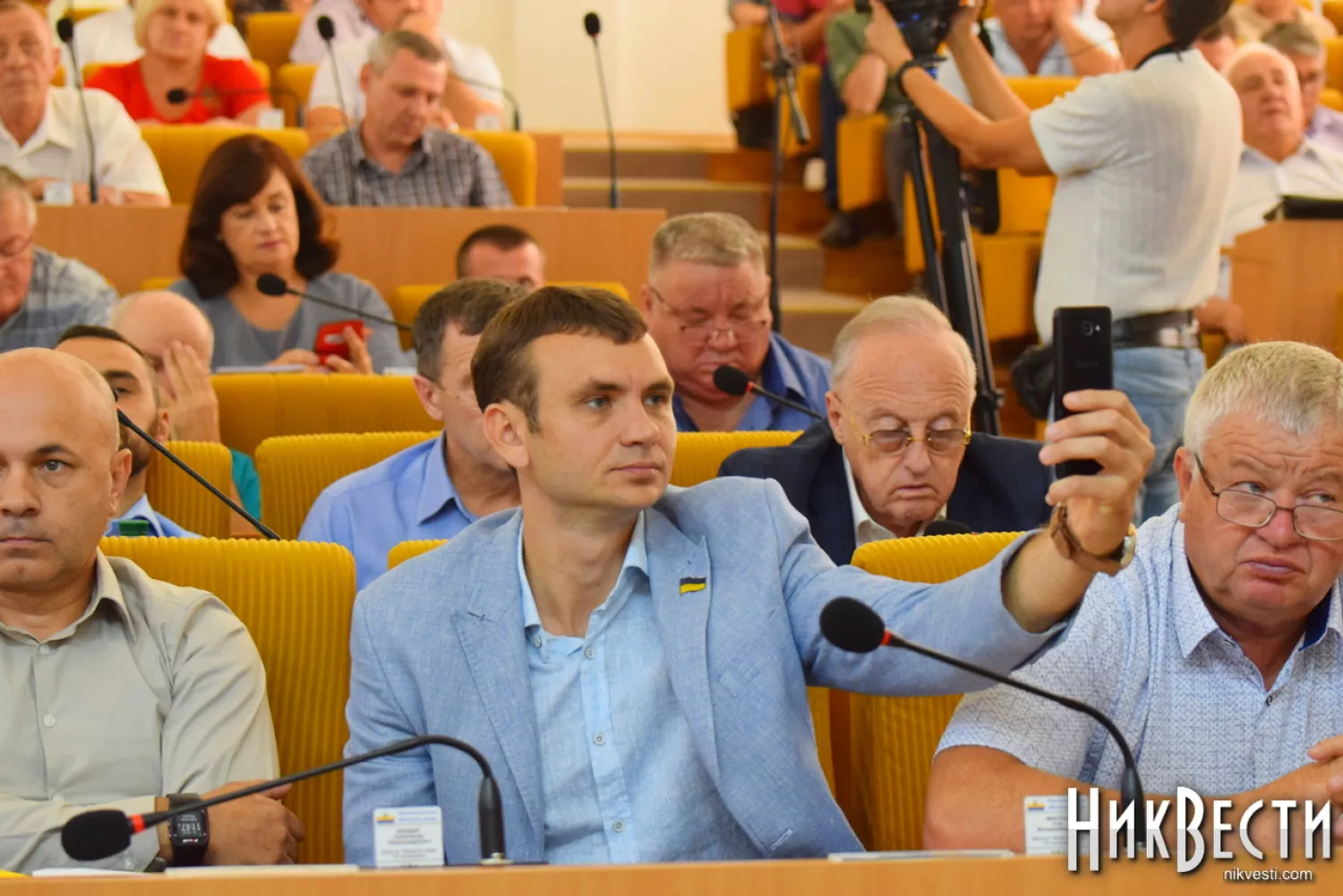 Депутат Ігор Івануна під час роботи сесії у 2019 році. Архівне фото МикВісті