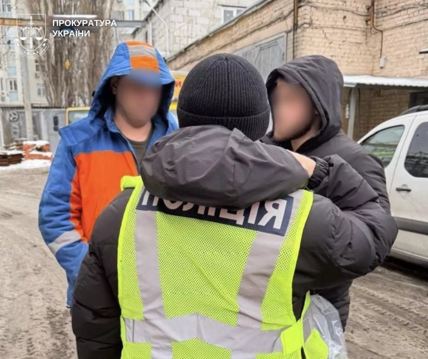 Посадовцю «Київтеплокомуненерго» оголосили підозру через падіння дівчини в яму окропом. Фото: Київська міська прокуратура