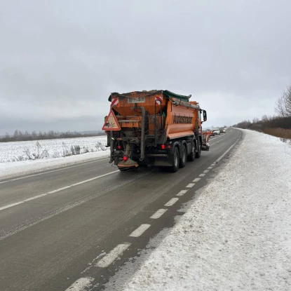 У двох регіонах України запровадили тимчасові обмеження на автошляху Київ — Чоп. Фото: Олексій Кулеба