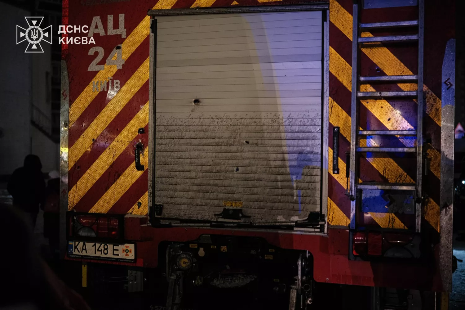 Наслідки обстрілу Києва 9 січня 2026 року. Фото: ДСНС