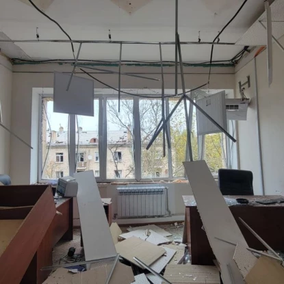 Будівля Податкової служби постраждала внаслідок російського обстрілу Миколаєва 10 жовтня, фото ДПС
