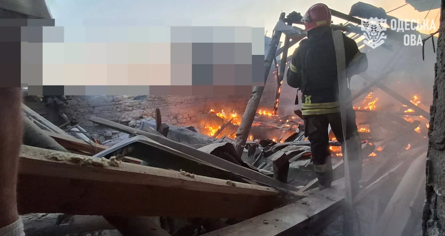 Наслідки обстрілу Одеси 10 жовтня. Фото: Одеська ОВА