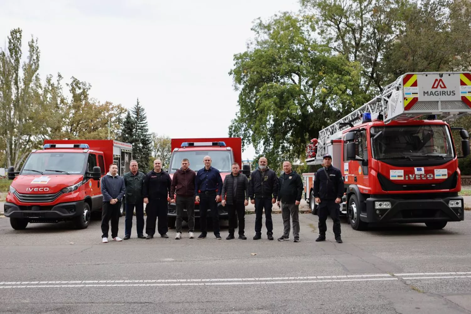 Миколаїв і Новий Буг отримали від Німеччини три пожежні автомобілі. Фото з телеграм каналу Георгія Решетілова