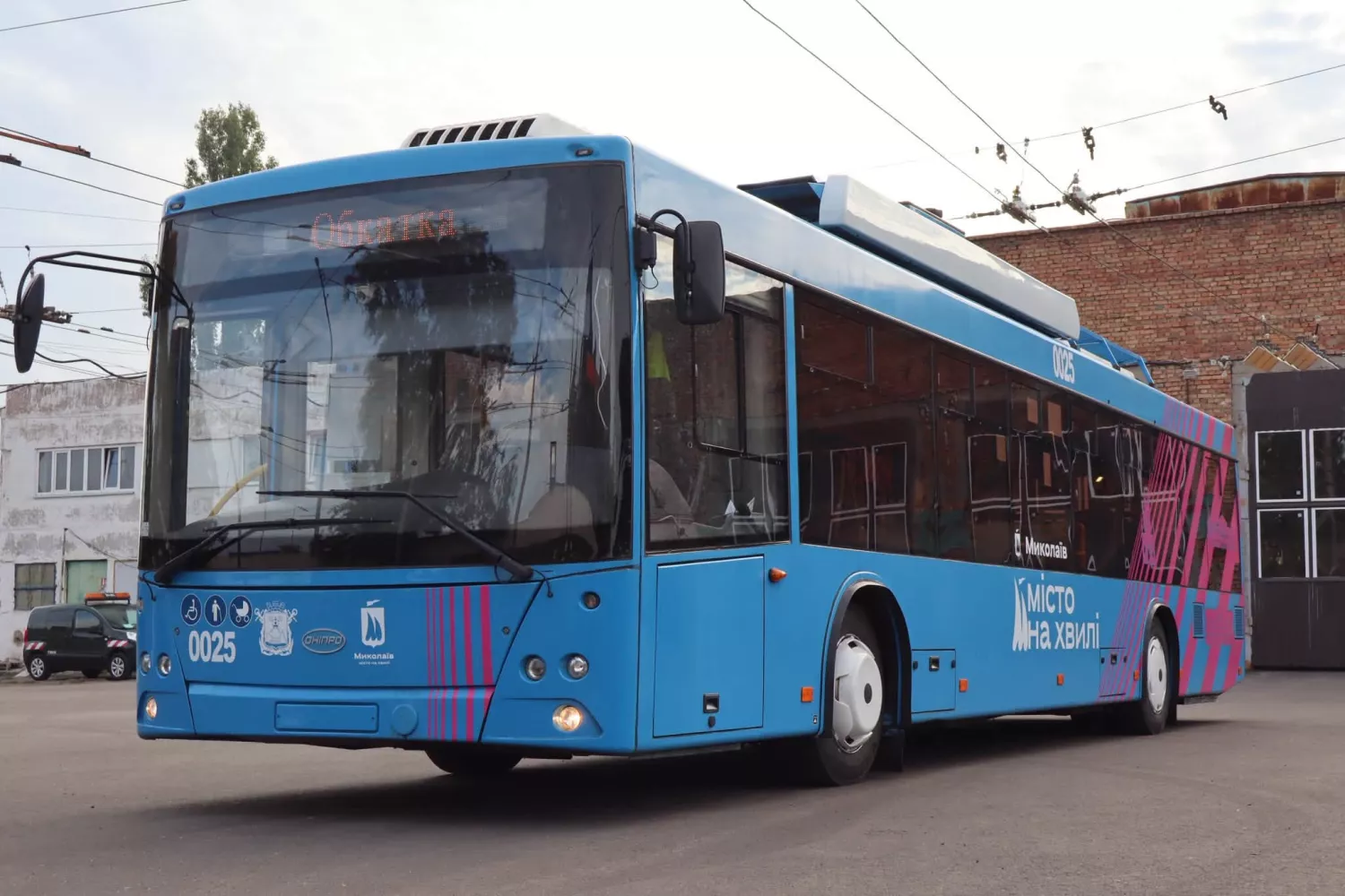 У Миколаєві тролейбус «Дніпро» зможе проїжджати до 20 км без контактної мережі. Фото: «Миколаївелектротранс»