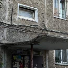 Жителі будинку по вул. Театральній, 51 не бачать результатів обслуговування. Фото: МикВісті