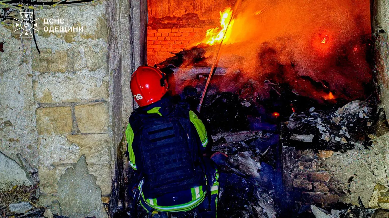 Наслідки обстрілу Одеської області 15 жовтня. Фото: ДСНС