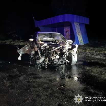 Наслідки зіткнення Audi Q7 із припаркованою вантажівкою MAN у Баштанці. Фото: поліція Миколаївської області