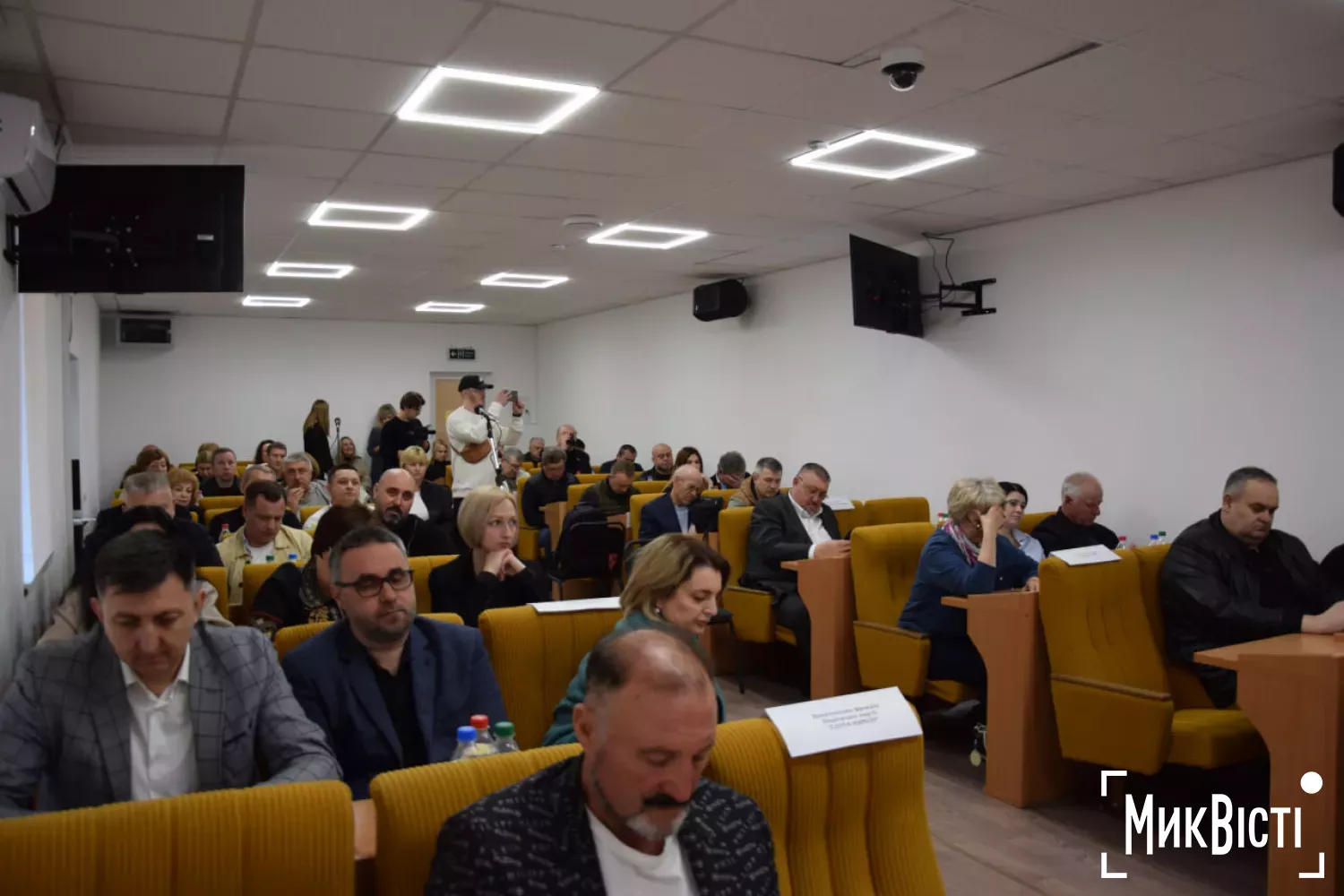 Не всі депутати Миколаївської облради наразі входять до складу постійних комісій. Фото: МикВісті, сесія облради у квітні 2026 року
