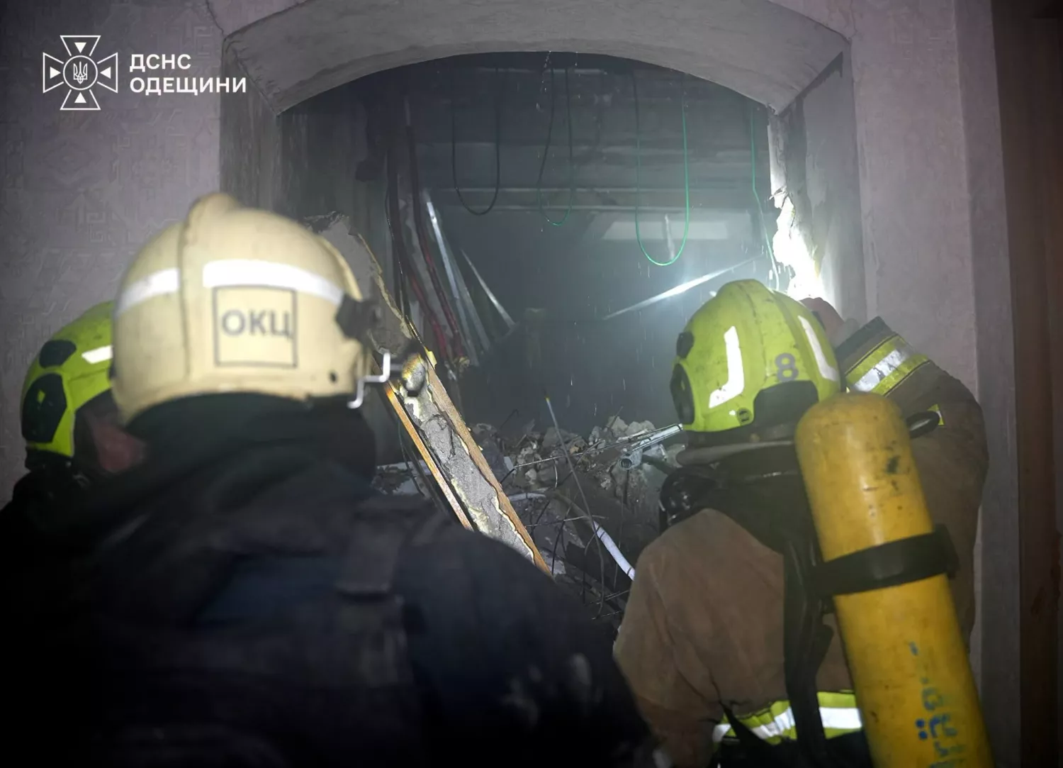 Повторний вибух під час гасіння пожежі в Одесі поранив чотирьох людей. Фото: ДСНС