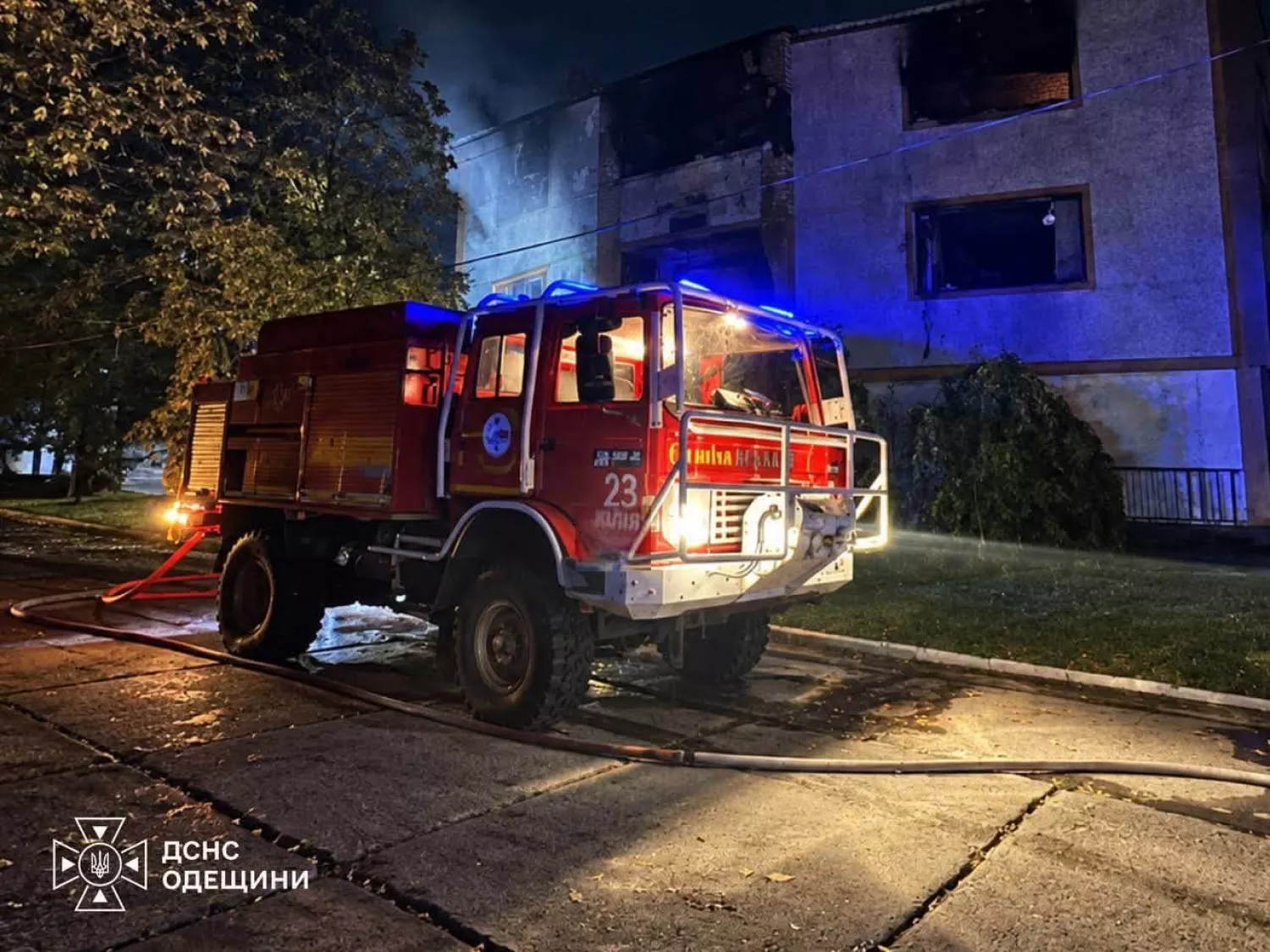 Російська атака пошкодила завод «Титан» в Одеській області 22 жовтня. Фото: ДСНС