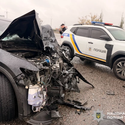 У Баштанці зіткнулися кросовер і вантажівка. Фото: Нацполіція