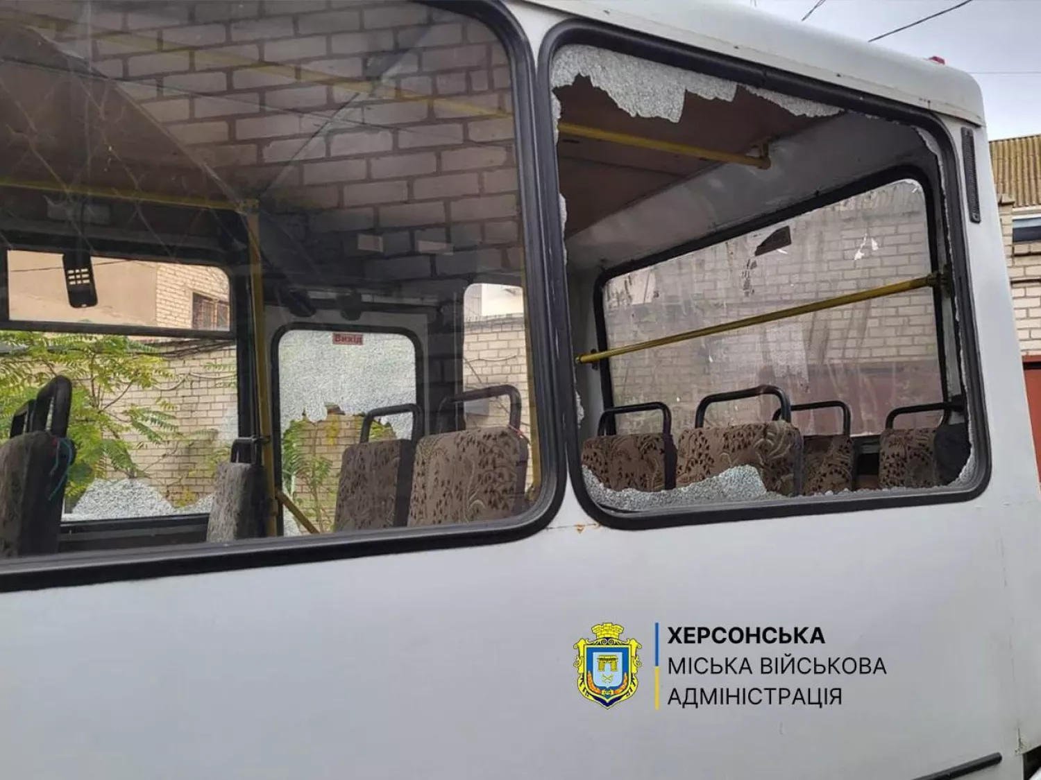 У Херсоні росіяни атакували маршрутку дроном. Фото: Ярослав Шанько