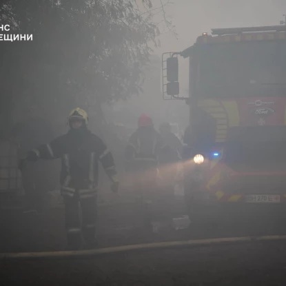 В Одесі під час пожежі меблевого складу загинули дві жінки. Фото: ДСНС