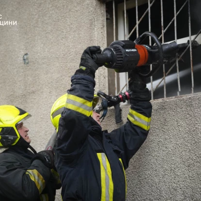 В Одесі під час пожежі меблевого складу загинули дві жінки. Фото: ДСНС