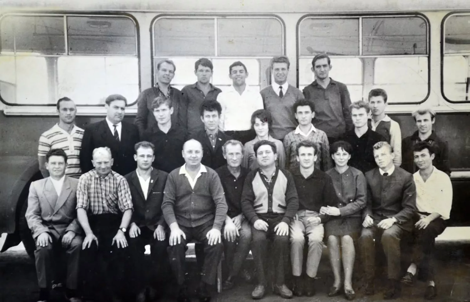 Перші водії тролейбусів, 1967 рік. Фото із Facebook-сторінки «Электротранспорт Николаева»