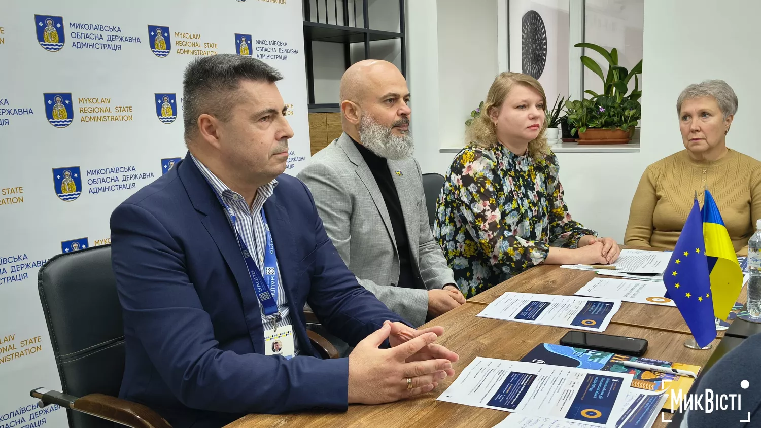 Виконавчий директор ВГО «Українська асоціація центрів підтримки бізнесу» Артем Ващиленко, заступник голови Миколаївської ОВА Микола Марінов, заступниця директора Департаменту економічного розвитку та регіональної політики Миколаївської ОВА Світлана Шаповалова. Фото: МикВісті
