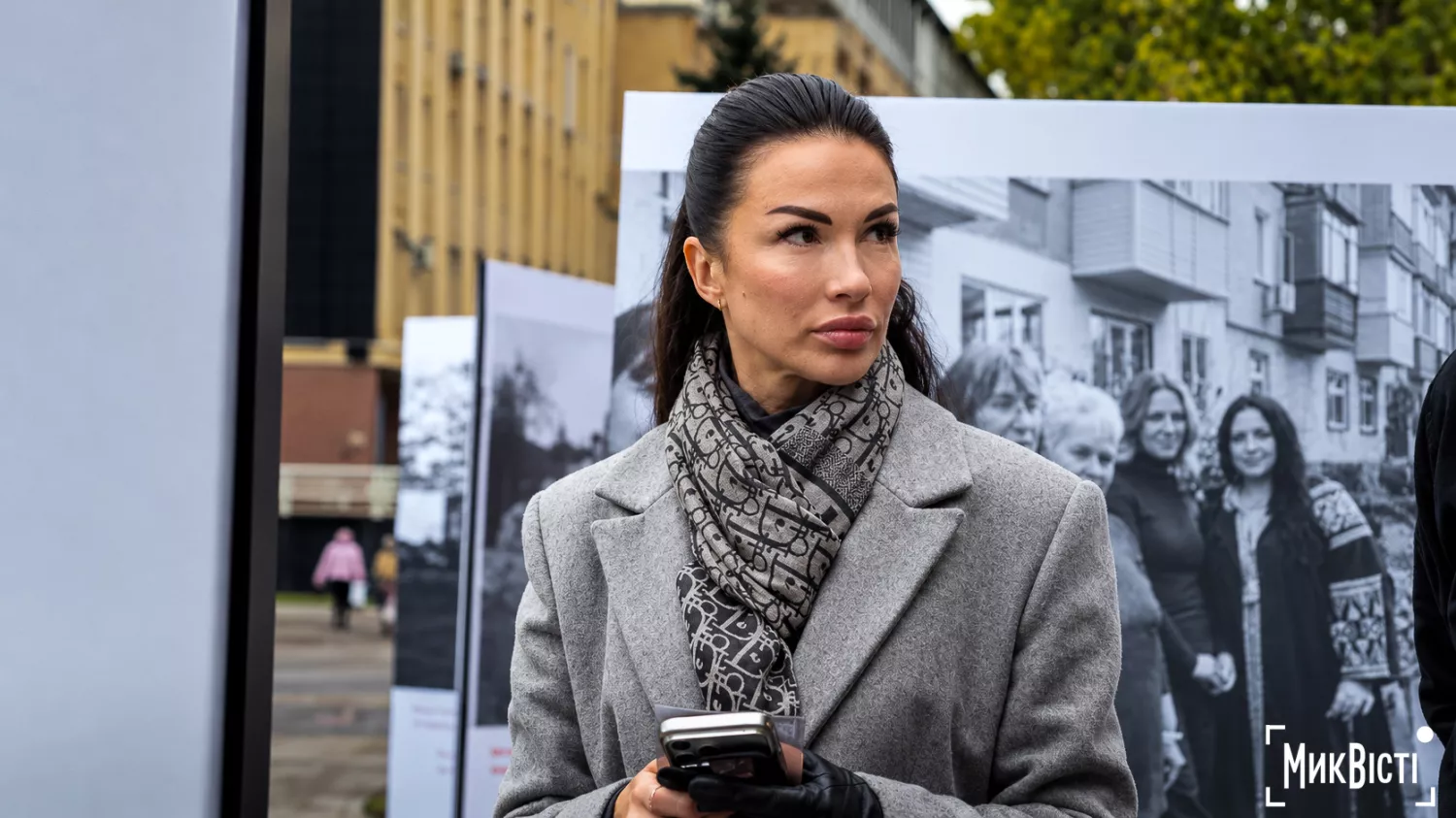 Фотовиставка данського фотографа Міккеля Гьорлика «Україна: На вістрі». Фото: Сергій Овчаришин, МикВісті