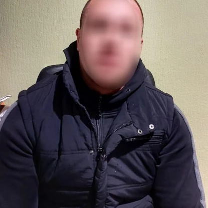 у Миколаївському районі поліцейські затримали підозрюваних у скоєнні злочину. Фото: поліція Миколаївшини