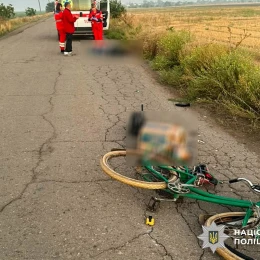 У Баштанському районі чоловік наїхав на велосипедистку та втік. Фото: Нацполіція