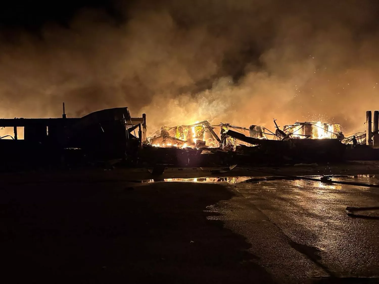 Росіяни втретє за пів року атакували Київський картонно-паперовий комбінат. Фото з Facebook-сторінки комбінату